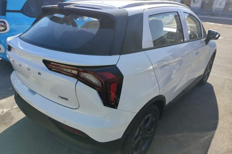 Used Geometry E Firefly 2024 401 km Fluorescent