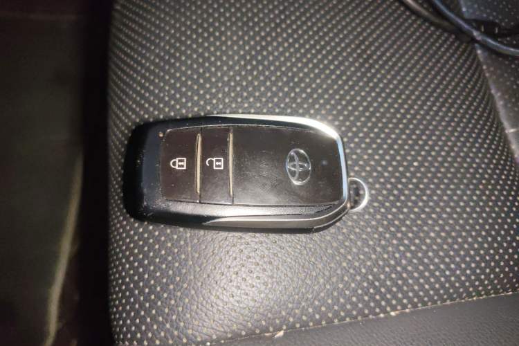 Used Toyota Harrier 2022 2.0L CVT Two-Wheel Drive Luxury Edition