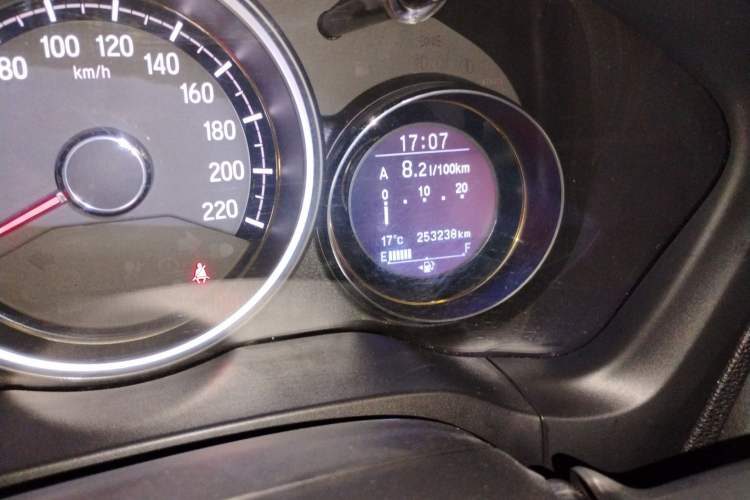 Used Honda XR-V 2015 1.8L VTi CVT Luxury Edition Odometer Close Up