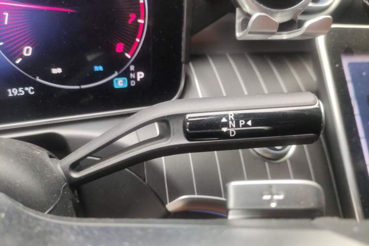 Used Mercedes-Benz C-Class 2023 C 260 L Bright Night Sports Edition Gear Lever