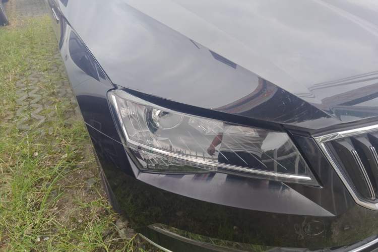 Used Skoda Superb 2016 TSI280 DSG Innovation Edition Right Front Headlight