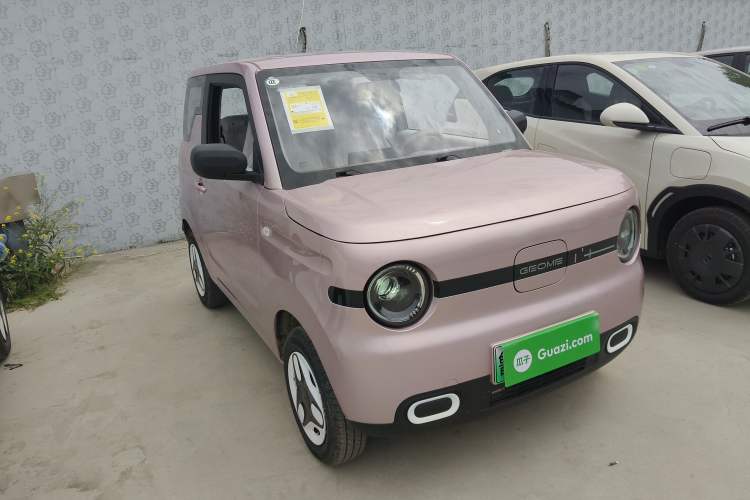 Used Geely Galaxy Panda 2025 210 km – Yuanqi Bear Front Right 45 Deg