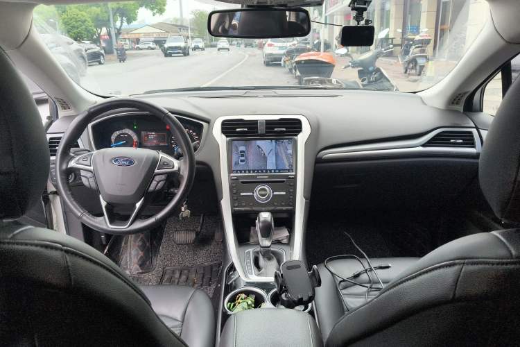 Used Ford Mondeo 2013 1.5L GTDi180 Fashion Edition Center Console