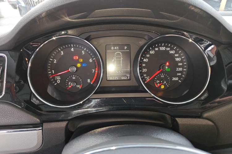 Used Volkswagen Sagitar 2018 280TSI DSG Comfort Model Instrument Cluster