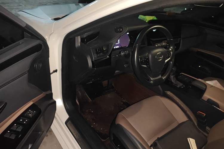 Used Lexus ES 2022 200 Excellence Edition Driver Seat