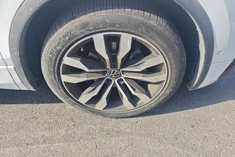 Used Volkswagen Tiguan L 2020 330TSI Automatic Two-Wheel Drive R-Line Flagship Version China VI Standard
