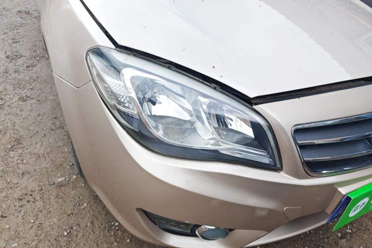 Used Soueast V6 Lingshi 2014 1.5L Manual Luxury Edition for Women Right Front Headlight