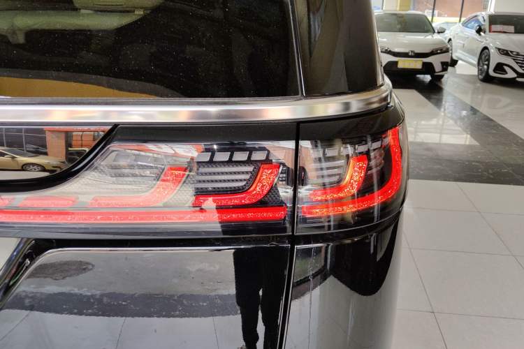 Used VOYAH Dream 2025 PHEV Four-Wheel Drive Prestige Kunpeng Edition
