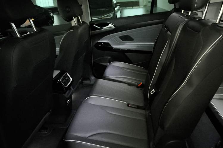 Used Volkswagen ID.6 X 2023 Pure Edition
