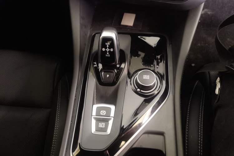 Used Lynk & Co 03 2022 1.5TD DCT JingPro Gear Lever