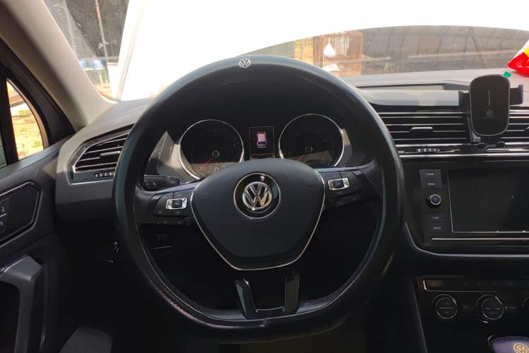Used Volkswagen Tiguan L 2019 280TSI Automatic Two-Wheel Drive Panoramic Comfort Edition China V Standard Steering Wheel