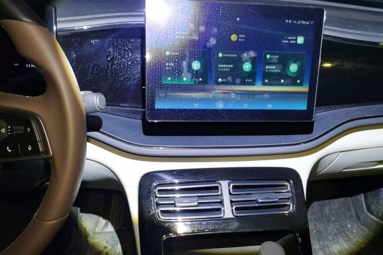 Used BYD Qin PLUS 2024 HONOR Edition DM-i 55KM Leading Model
