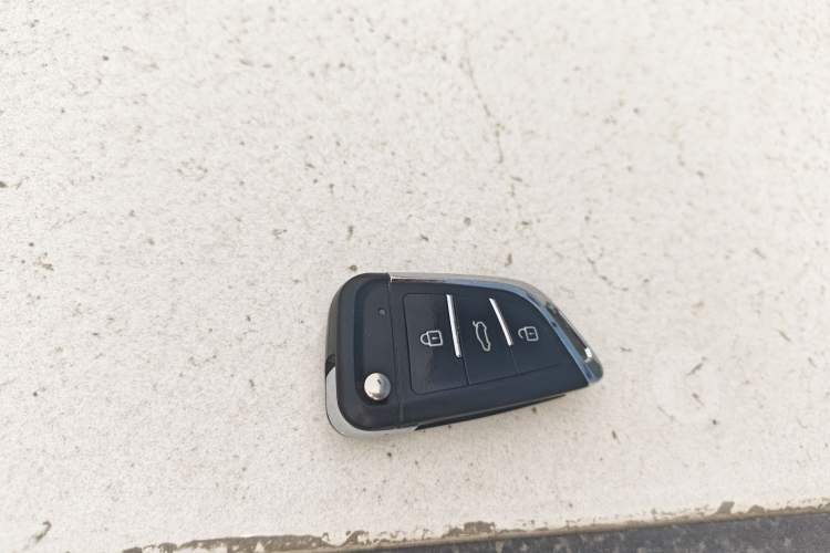 Used Toyota YARiS L Zhi Xuan 2015 1.5E Automatic Charm Edition