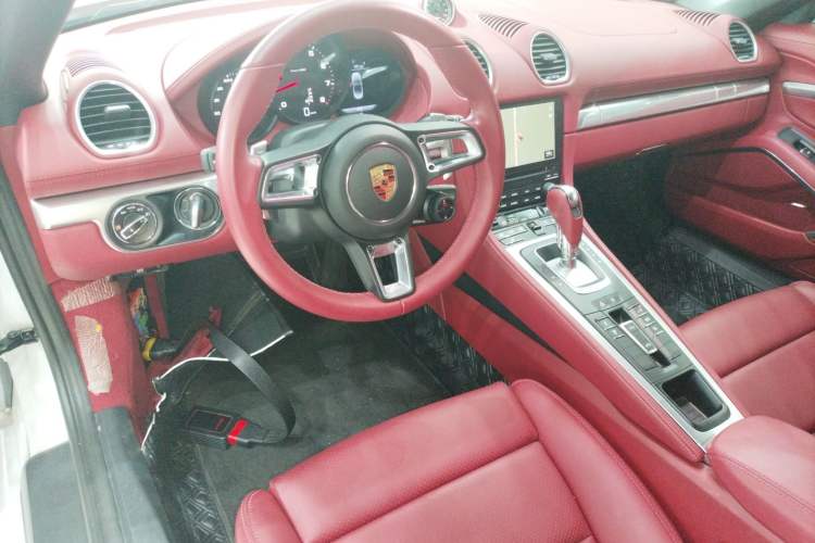 Used Porsche 718 2022 Boxster 2.0T Center Console