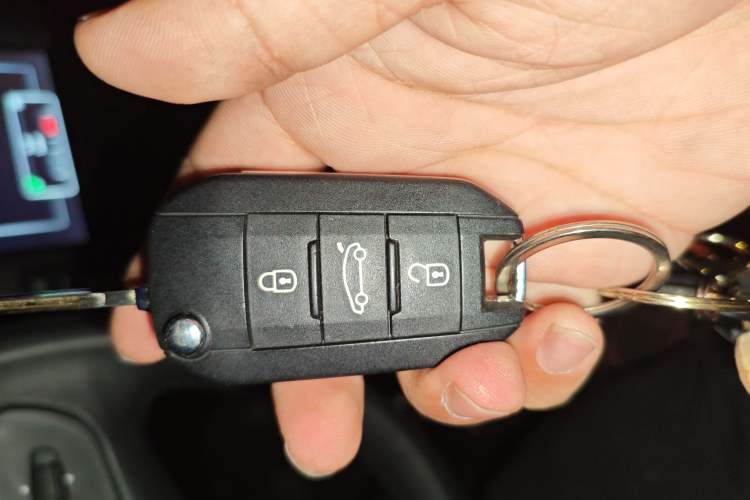 Used Citroen C3-XR 2015 1.6L Automatic Fashion Model Vehicle Key