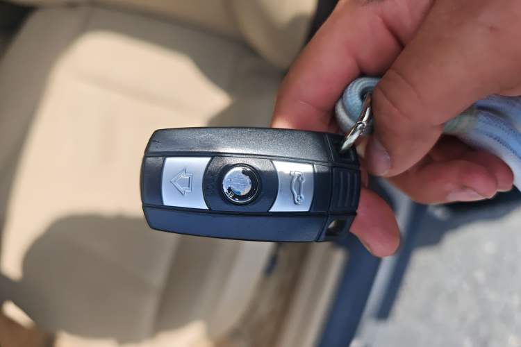 Used BMW X1 2012 sDrive18i Luxury Edition Vehicle Key