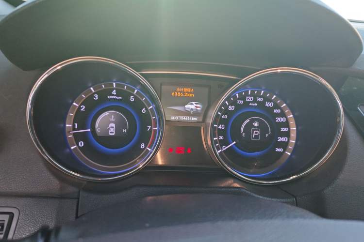 Used Hyundai Sonata 2011 2.0L Automatic Luxury Edition

