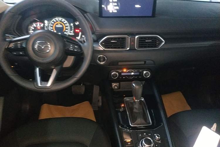 Used Mazda CX-5 2024 2.0L Automatic Two-Wheel Drive ZhiShang Version

