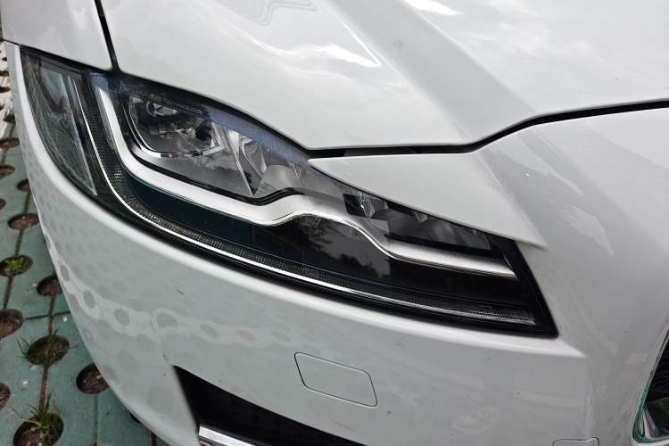 Used Jaguar XFL 2019 XFL 2.0T 250 PS Two-Wheel-Drive Luxury Edition Right Front Headlight