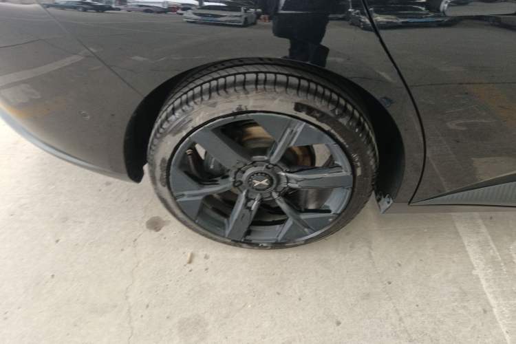 Used XPeng MONA M03 2025 600 with Ultra-Long Range Max Right Rear Wheel Hub