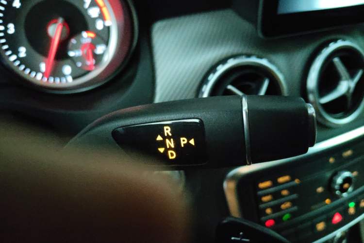 Used Mercedes-Benz GLA 2016 GLA 200 Fashion Model Gear Lever