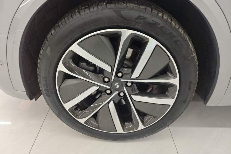 Used Li Auto L9 2022 Max model