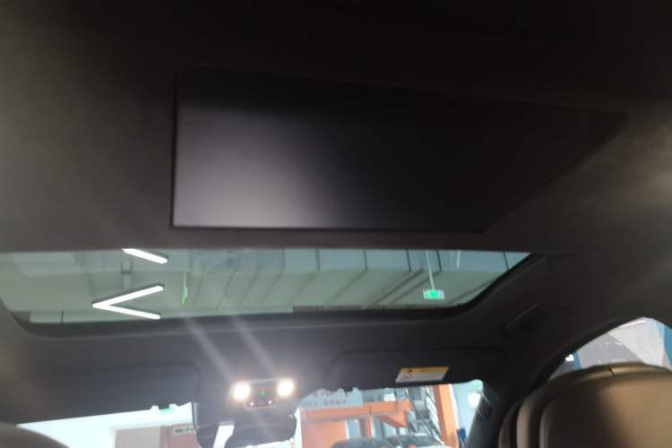 Used ONVO Luxeed L90 2025 Model—Ultra Six-Seater Version