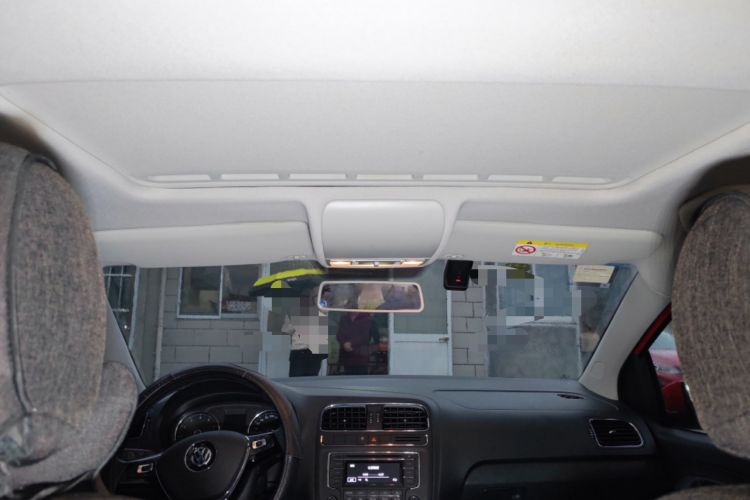 Used Volkswagen Polo 2016 1.6L Automatic Comfort Model
