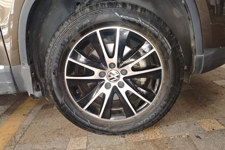 Used Volkswagen Tiguan L 2013 1.8TSI Automatic Two-Wheel Drive Luxury Model