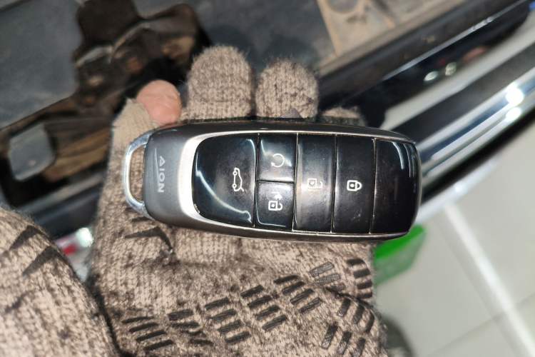 Used GAC Trumpchi GS8 2019 390T Two-Wheel Drive Luxury Smart Connectivity Version (7 Seats) Vehicle Key