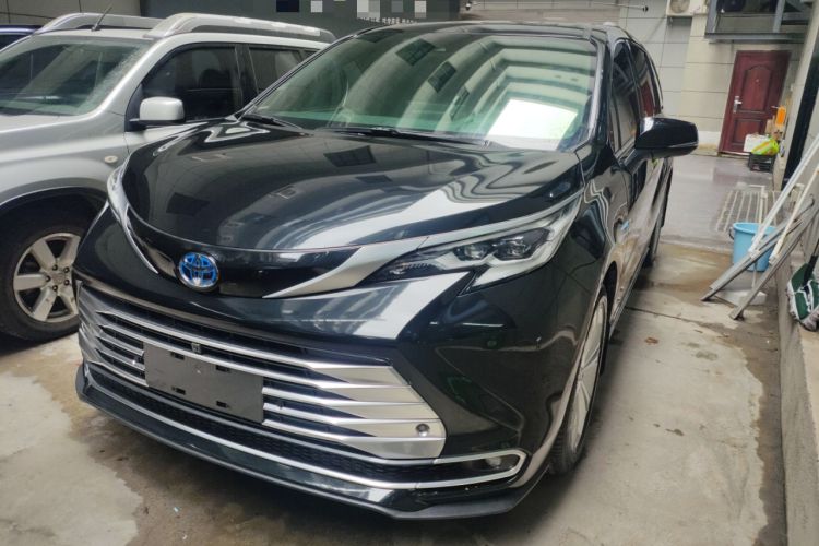 Used Toyota Sienna 2021 2.5L Hybrid Platinum Edition