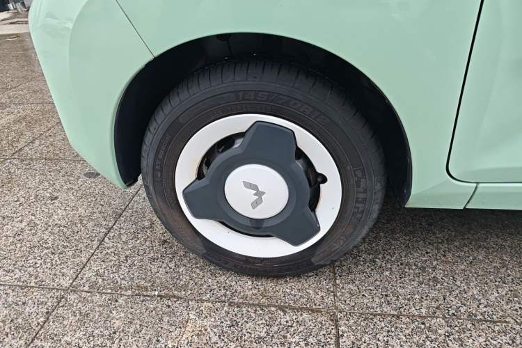 Used Wuling Hongguang MINIEV 2021 Macaron Premium Model – Lithium Iron Phosphate Left Front Wheel Hub