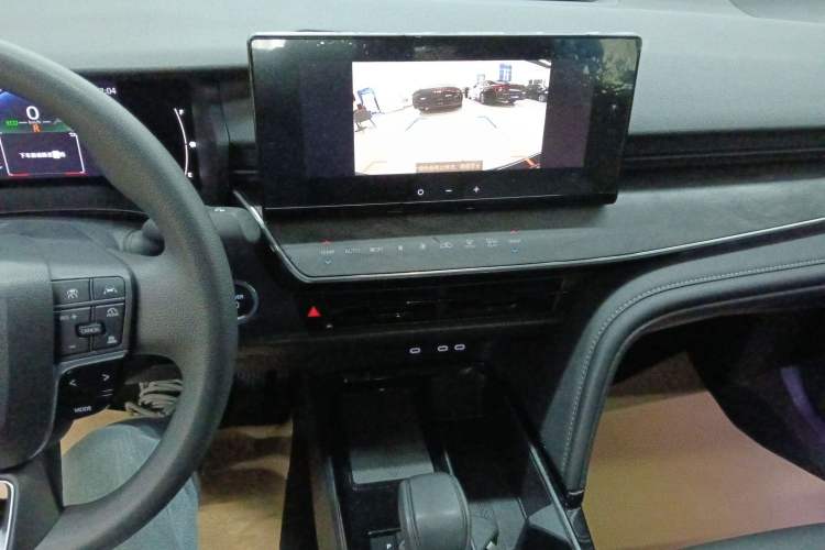 Used Toyota Camry 2024 Dual-Motor 2.0 HE Elite Edition
