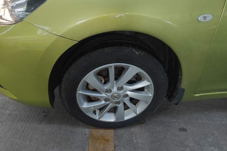 Used Nissan Tiida 2016 1.6L CVT Cool Dynamic Edition Left Front Wheel Hub