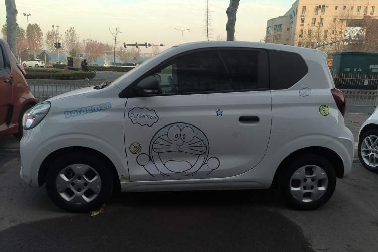 Used Roewe Clever 2021 302 km New Four-Seater Super-Efficient Version
