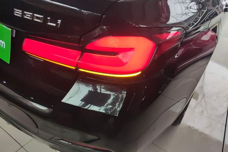 Used BMW 5 Series 2022 Restyled 525Li M Sport Package Exterior 3