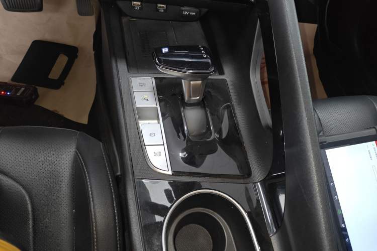 Used Hyundai Elantra 2021 1.5L CVT LUX Prestige Edition
