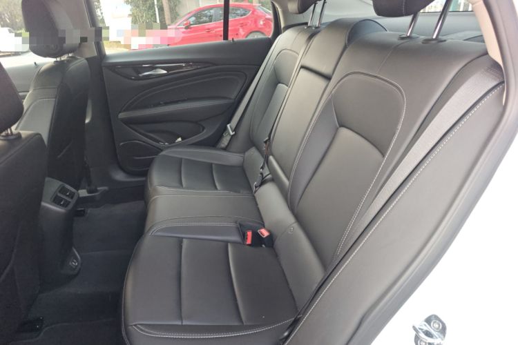 Used Buick Regal 2024 25T Deluxe Edition Left Rear Seat