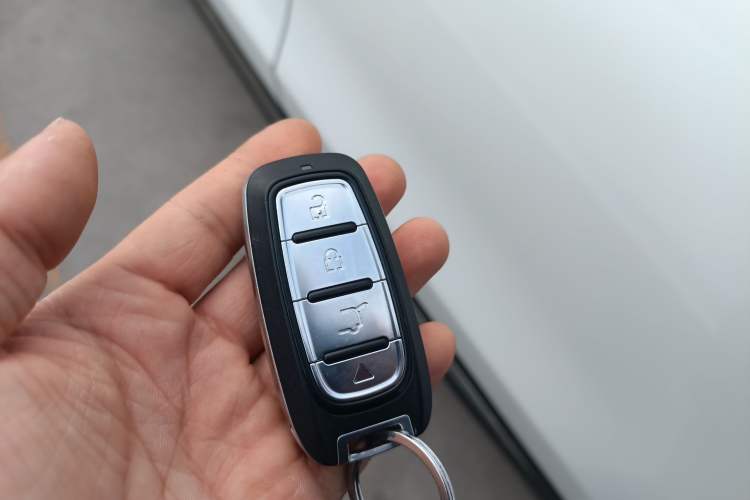 Used CHANGAN CS75 2017 Shangkui Edition 1.5T Automatic Fengxiang Model Vehicle Key