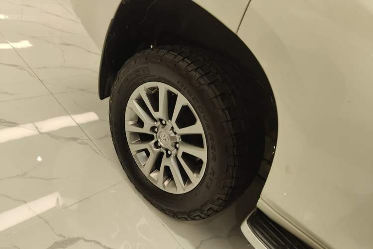 Used Toyota Prado 2018 3.5L Automatic TX-L with Rear-Mounted Spare Tire

