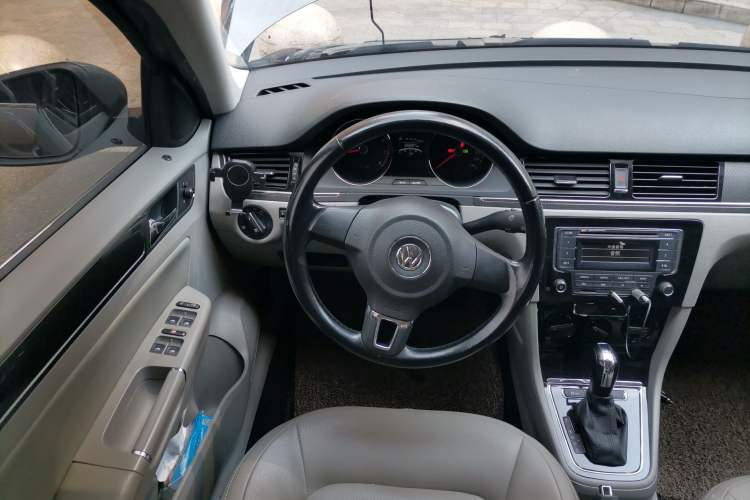 Used Volkswagen Bora 2014 1.6L Automatic Fashion Model Steering Wheel