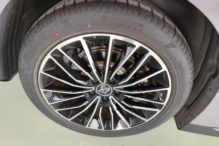 Used BYD Han 2025 DM-i Intelligent Driving Edition 125KM LiDAR Flagship Model