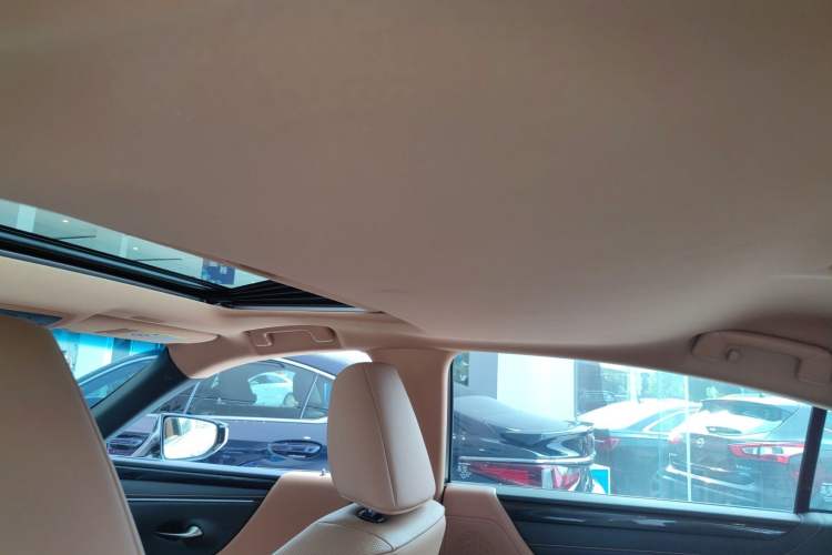 Used Lexus ES 2022 200 Excellence Edition
