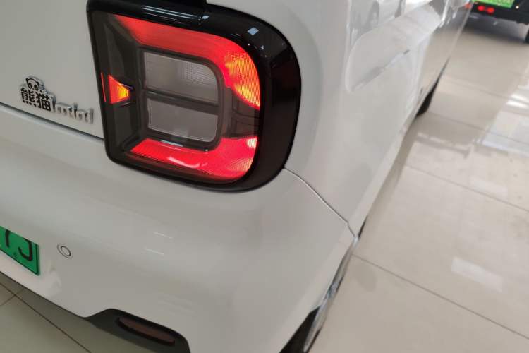 Used Geely Galaxy Panda 2024 Panda Mini 200km Endurance Bear
