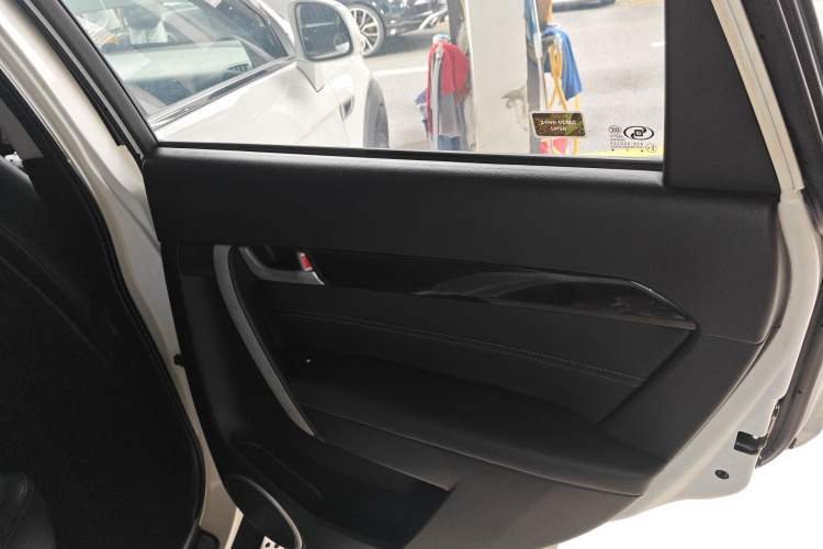 Used Chevrolet Captiva 2014 2.4L 4x4 Flagship Edition 7 Seats