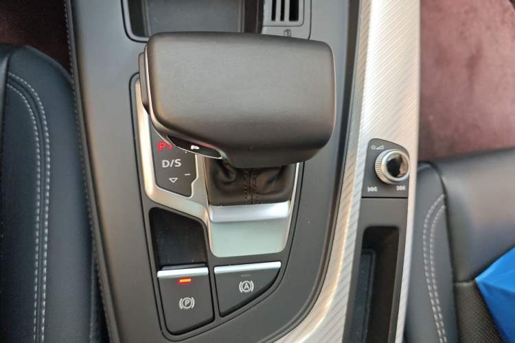 Used Audi A4L 2020 40 TFSI Fashionable and Elegant Model