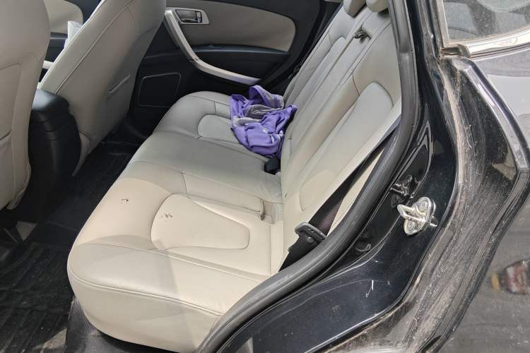 Used Bestune X80 2013 2.0L automatic luxury version