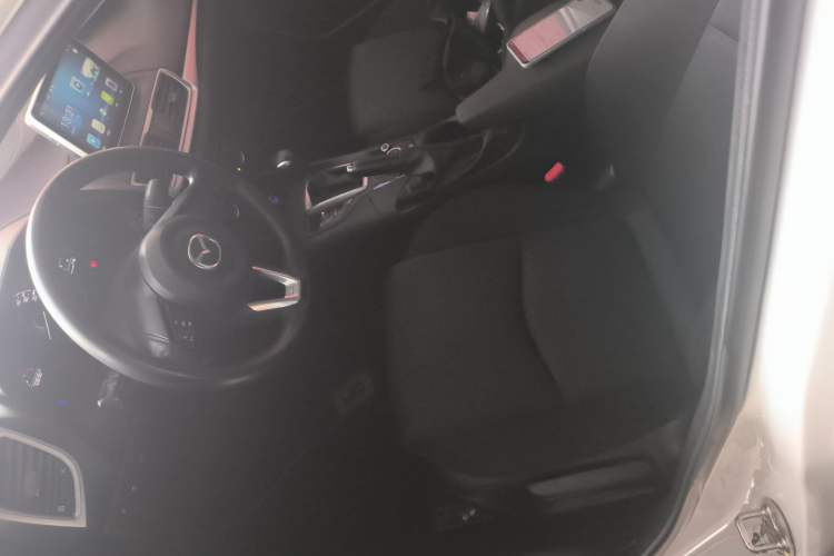 Used Mazda 3 Axela 2017 Sedan 1.5L Automatic Comfort Model Emission Standard China V