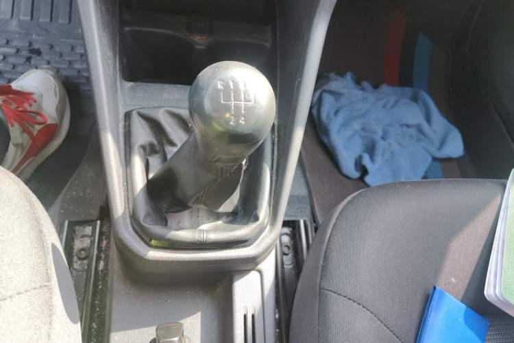 Used Volkswagen Jetta 2019 Dream Edition 1.4L Manual Fashion Version Gear Lever