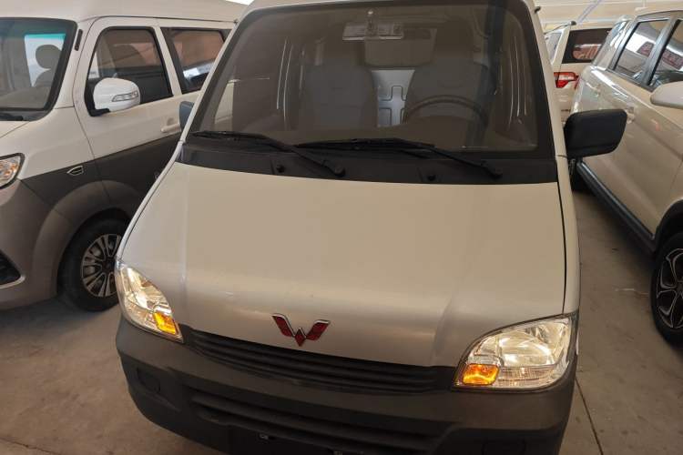 Used Wuling Zhiguang 2023 1.5L Utility Version with Enclosed Windows 2 Seats